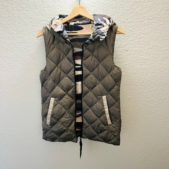 Lululemon The Fluffiest Puffer Vest 6 Cashew Coast Camo Butter Reversible Down - Picture 5 of 15